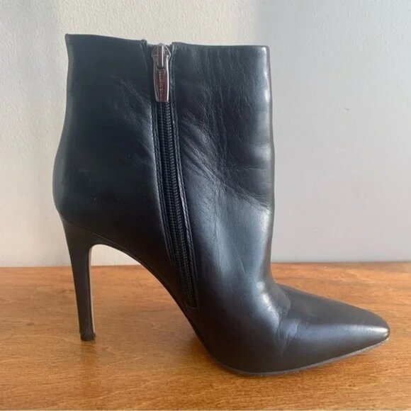 Vince CAMUTO Feninda Black Leather Point Toe Stiletto Bootie - Picture 15 of 16